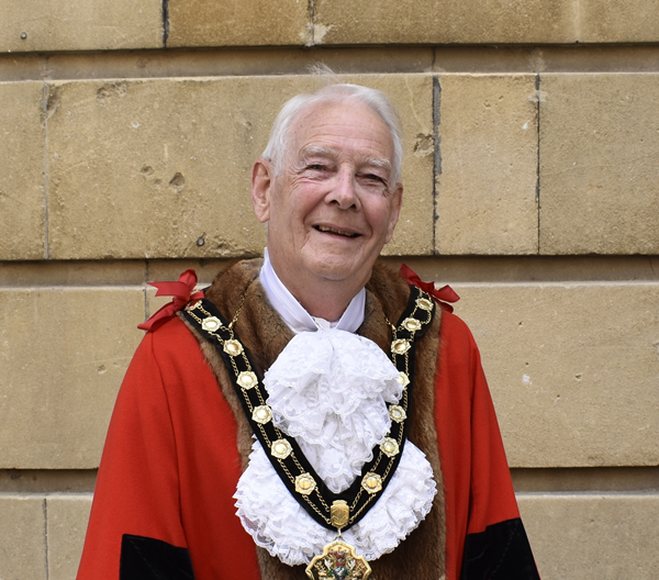 Mayor Ian Carr